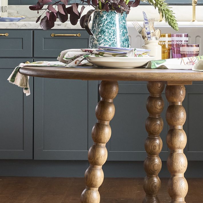 Pedestal table kitchen hotsell