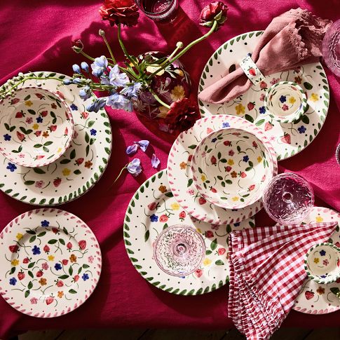 Custom hand-painted outlets porcelain tableware service Pink star filled with a 4-item star seedling