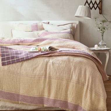 Sweet Cottage Bedroom