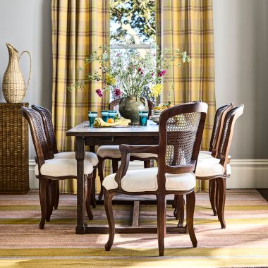 Traditional Formal Dining Room