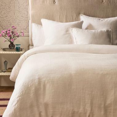 Neutral Cozy Bedroom