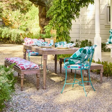Romantic Outdoor Dining
