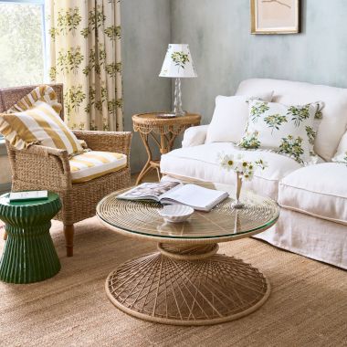 Narcissus White Living Room