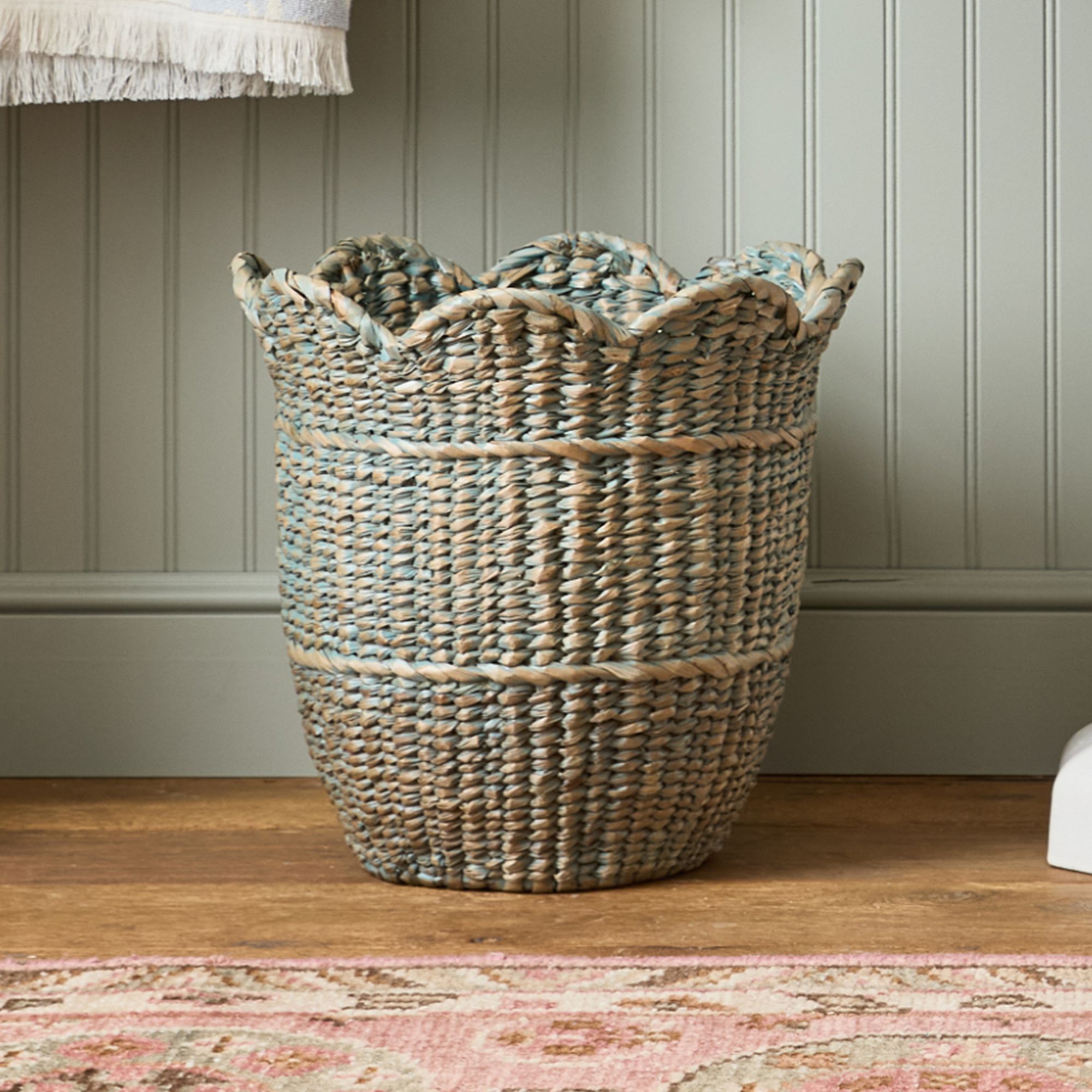 June Hand-Woven Seagrass Scallop Basket