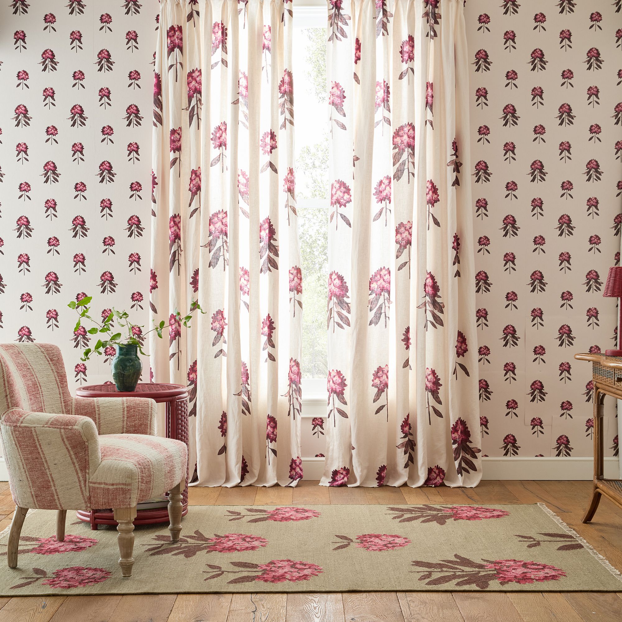 (50" x 84") Donna Hydrangeas Printed Pleated Curtain