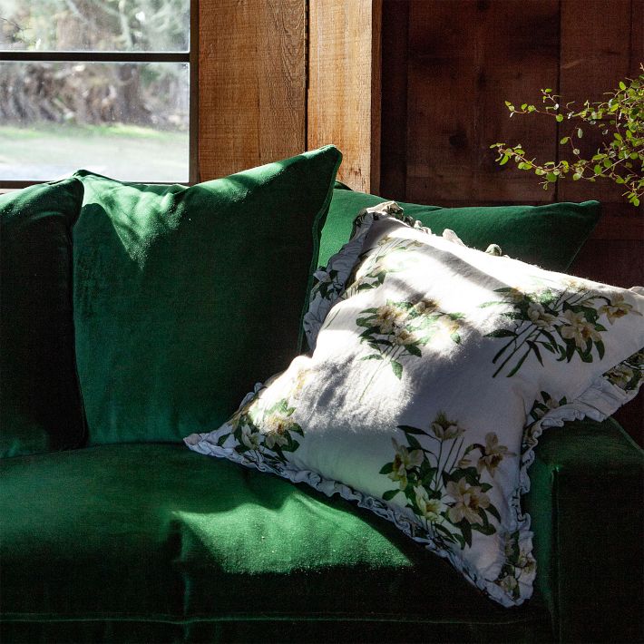 Pillows for green online velvet sofa