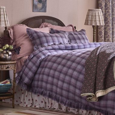 Country Charm Pink-Plaid Bedroom