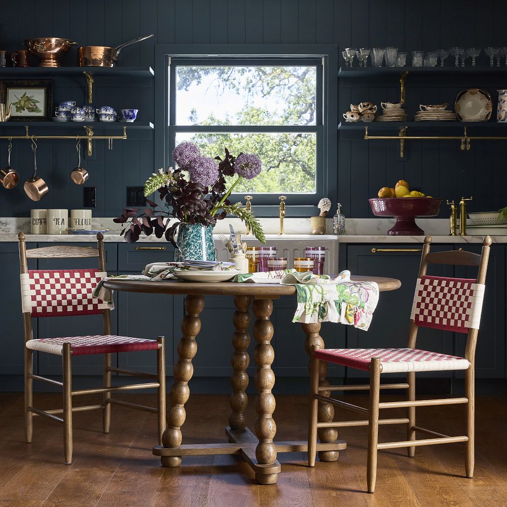 Mira Kitchen Pedestal Table