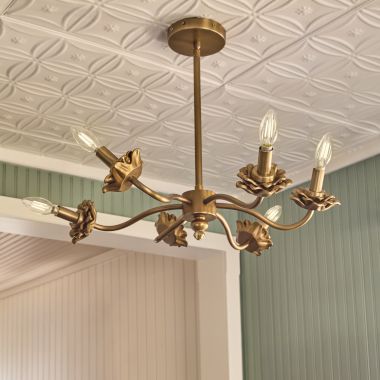 Chandeliers & Pendants image