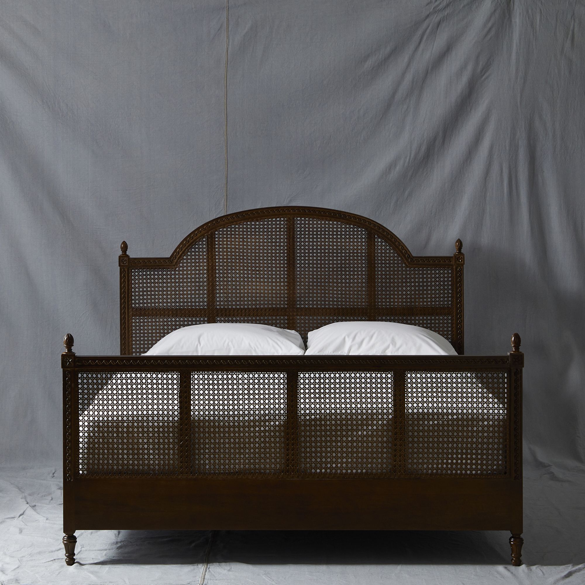 Verbena Cane Bed by GreenRow