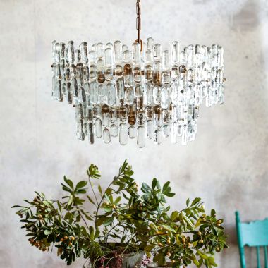 Chandeliers &amp; Pendants